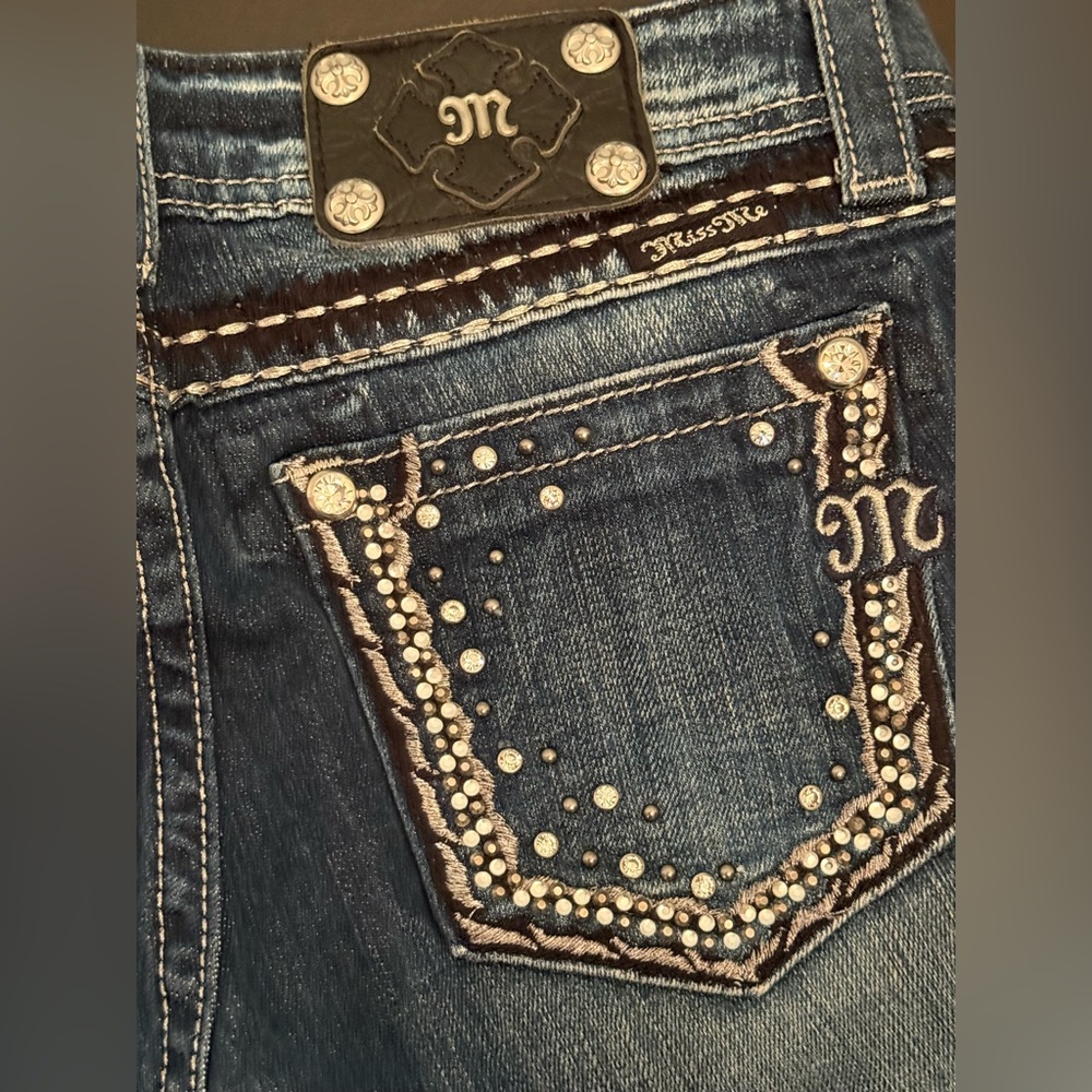 Miss Me Blue Embellished Easy Crop Jeans with Ornate Design